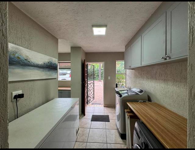 7 BEDROOM HOUSE FOR SALE IN ZWARTKOP